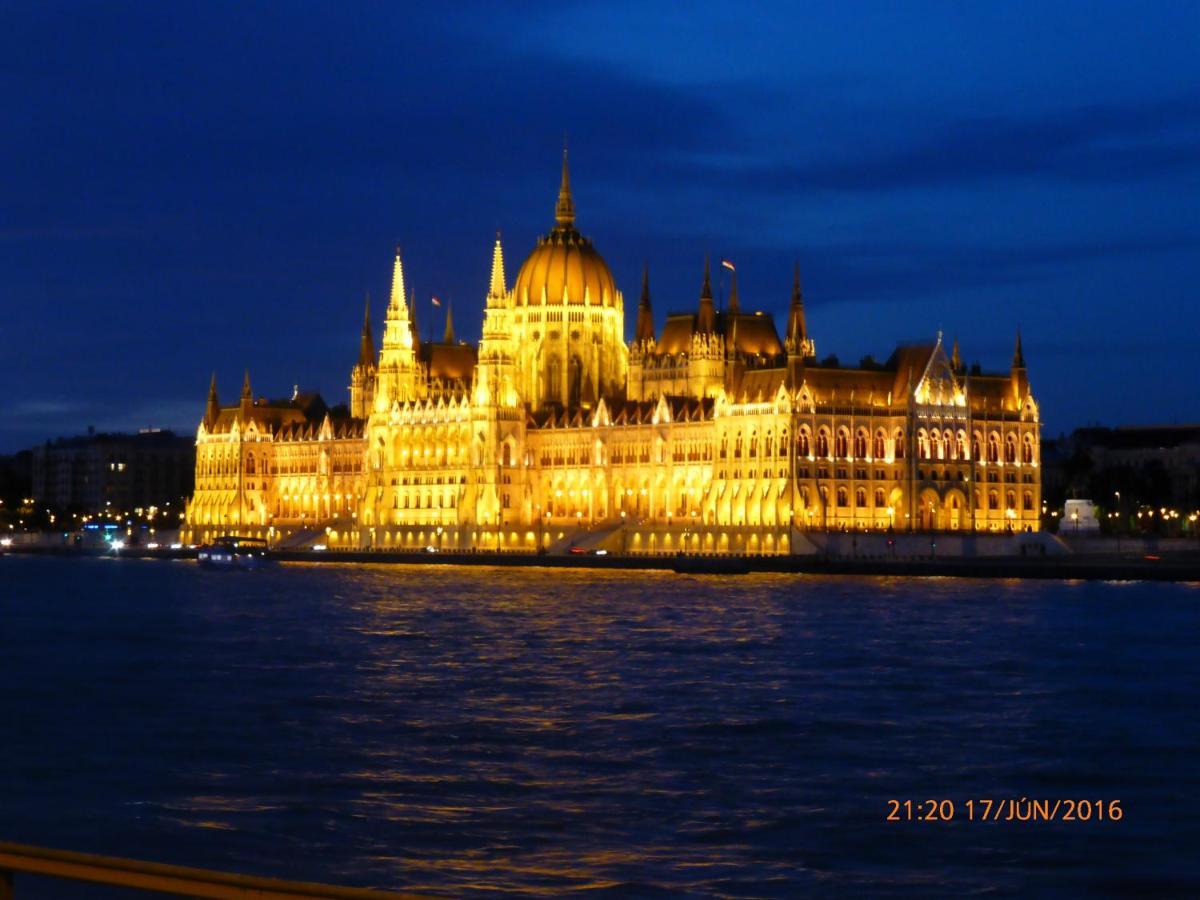 Apartmán Elegant With Buda Castle View *